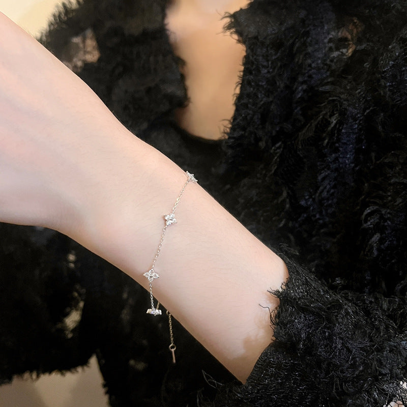 Elegant Lucky Clover Bracelet for Women - Dainty Jewelry - Cherished Harbor Gifts