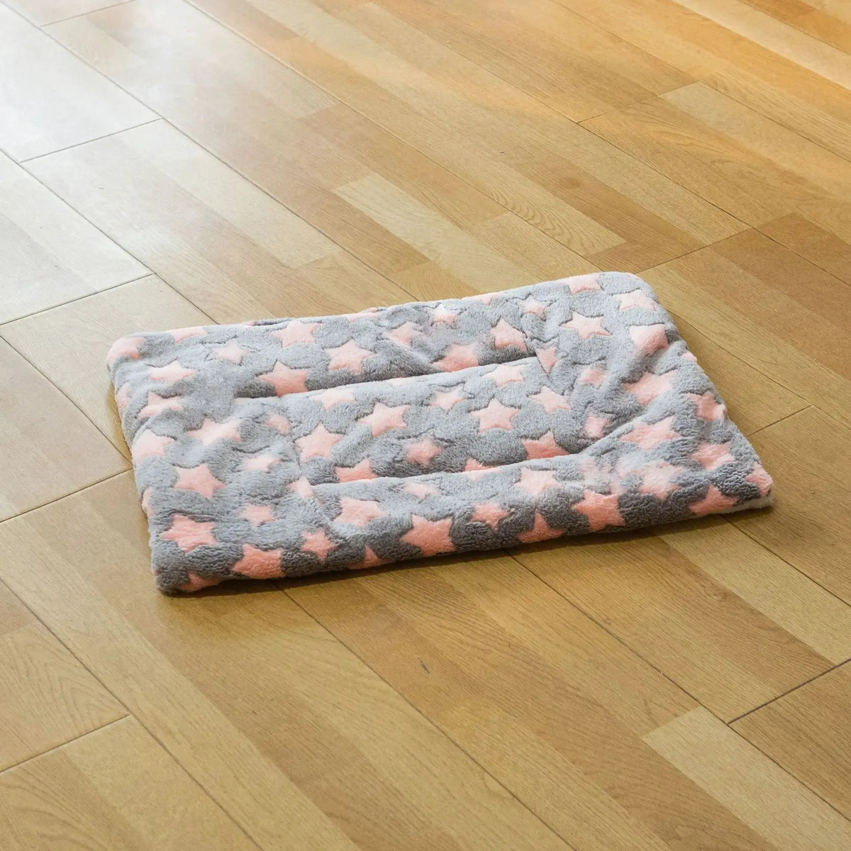 Soft Flannel Pet Blanket for Dogs and Cats - Waterproof Mat by TED
