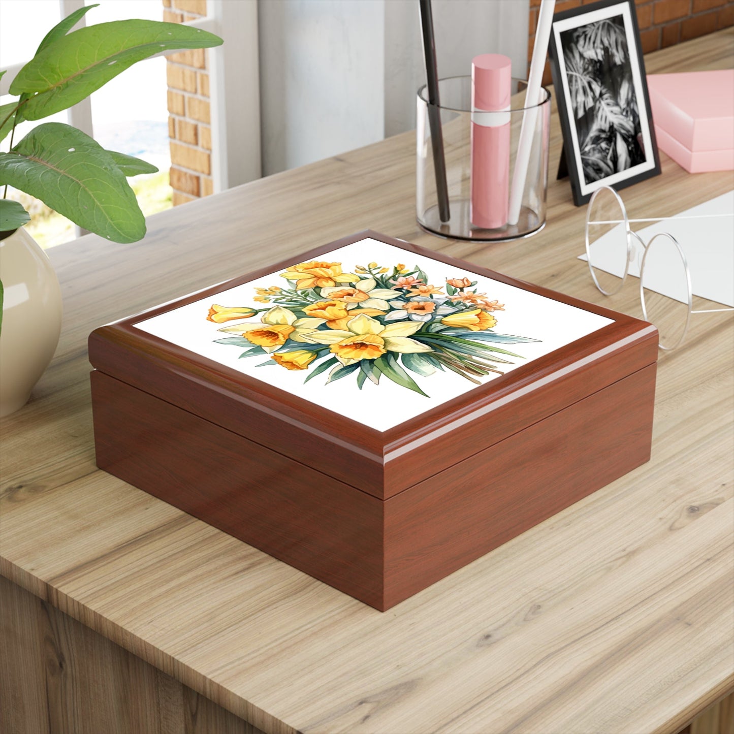 Daffodil Bouquet Jewelry Box - Handcrafted Floral Keepsake with Soft Felt Lining - Cherished Harbor Gifts